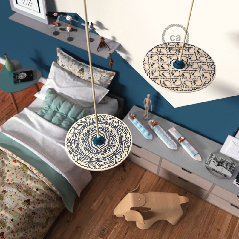 UFO Viseća lampa s dvostranim drvenim sjenilom s ilustracijama od strane Gianfranco Setzu s kabelom RN06 Juta